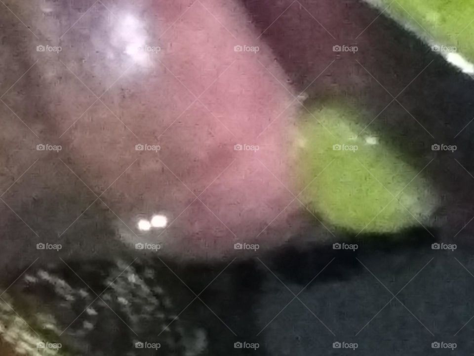 Peaches on lips👄. Water running down.