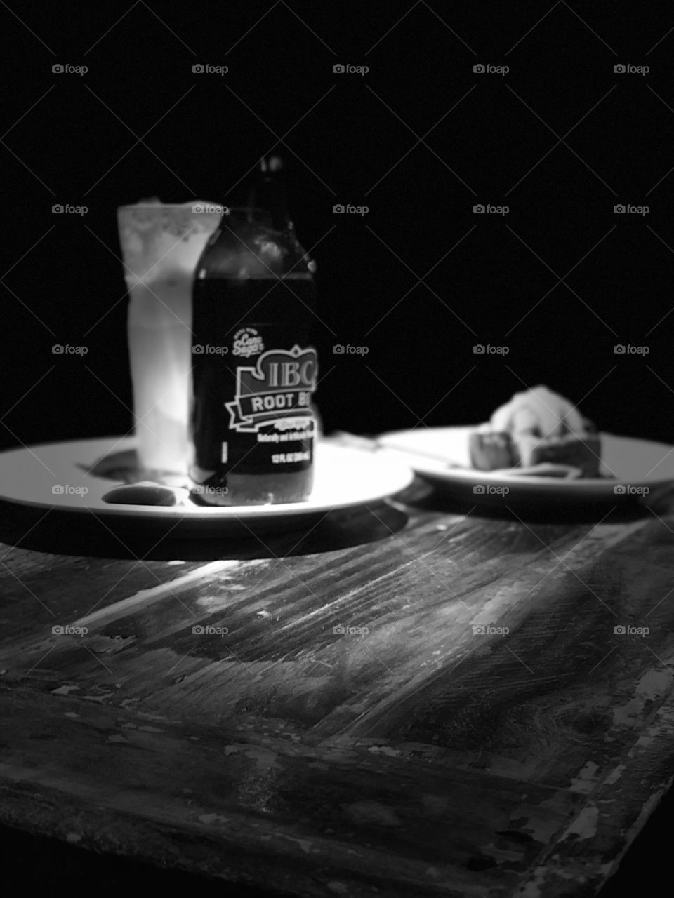 Root beer float and chocolate chip cookie