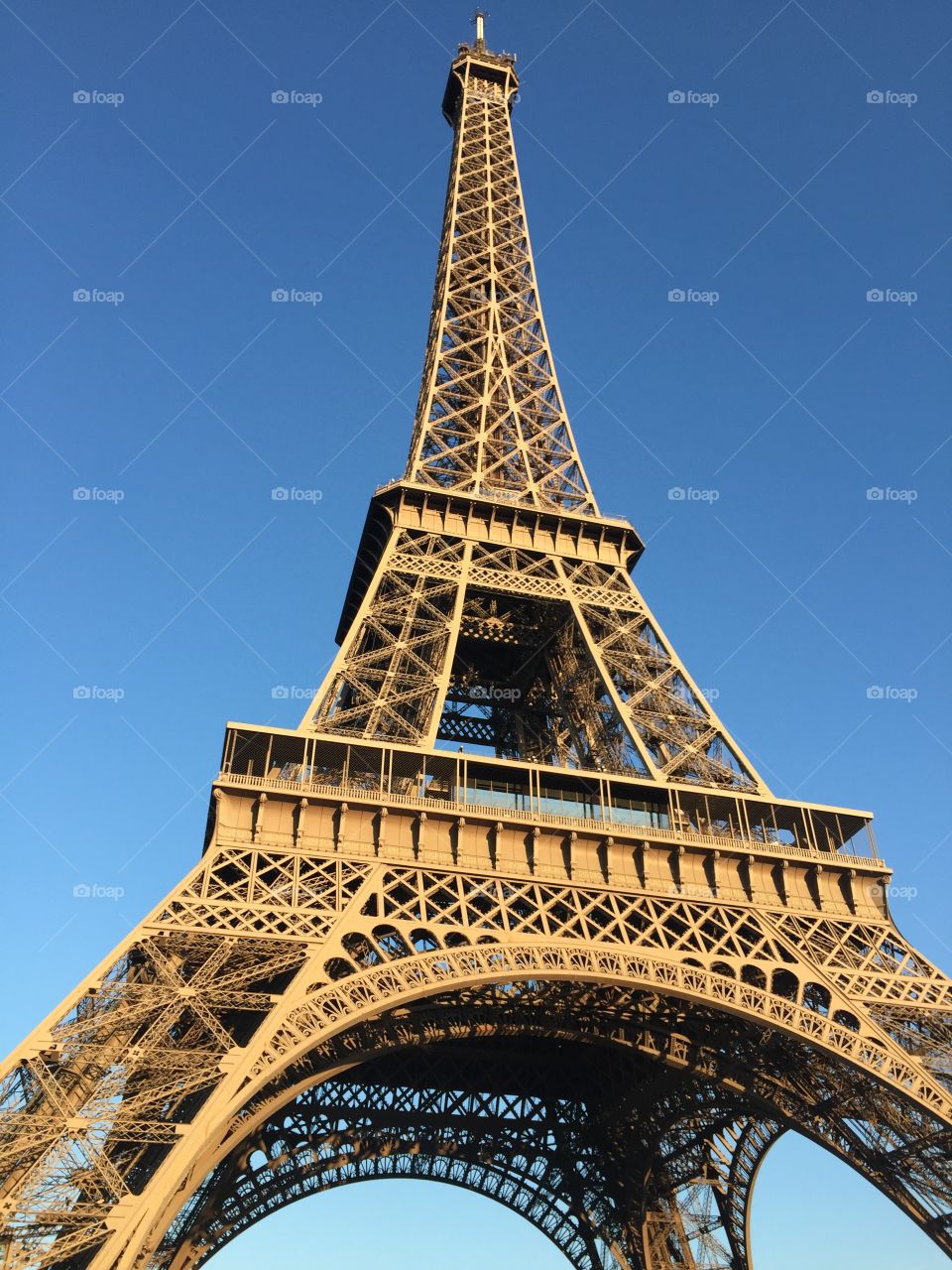 Eiffel Tower . Gros plan sur la Tour Eiffel 