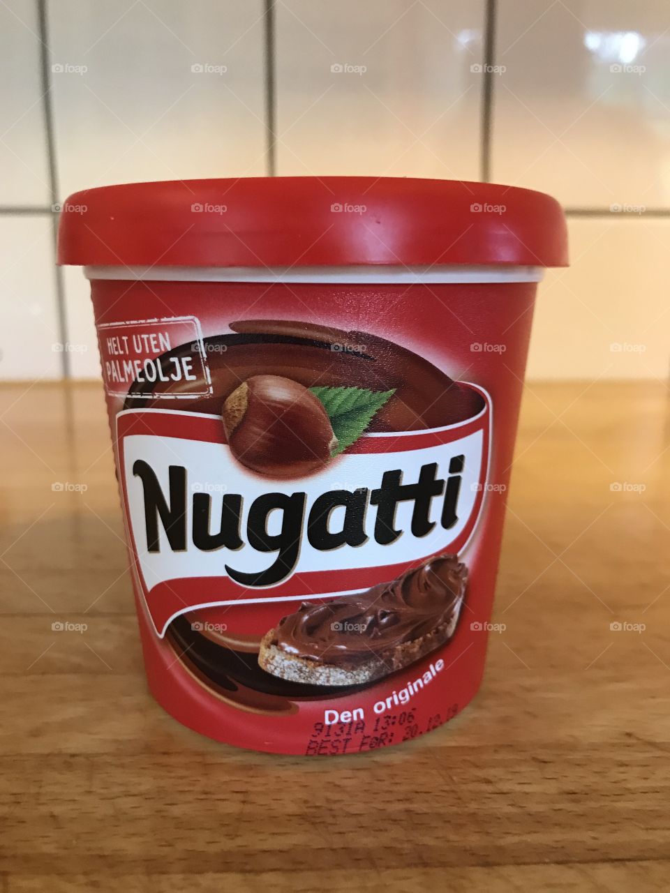 Norwegian Chocolate Nutella it tastes really good. It contains chocolate (obviously) and nuts. 🍫