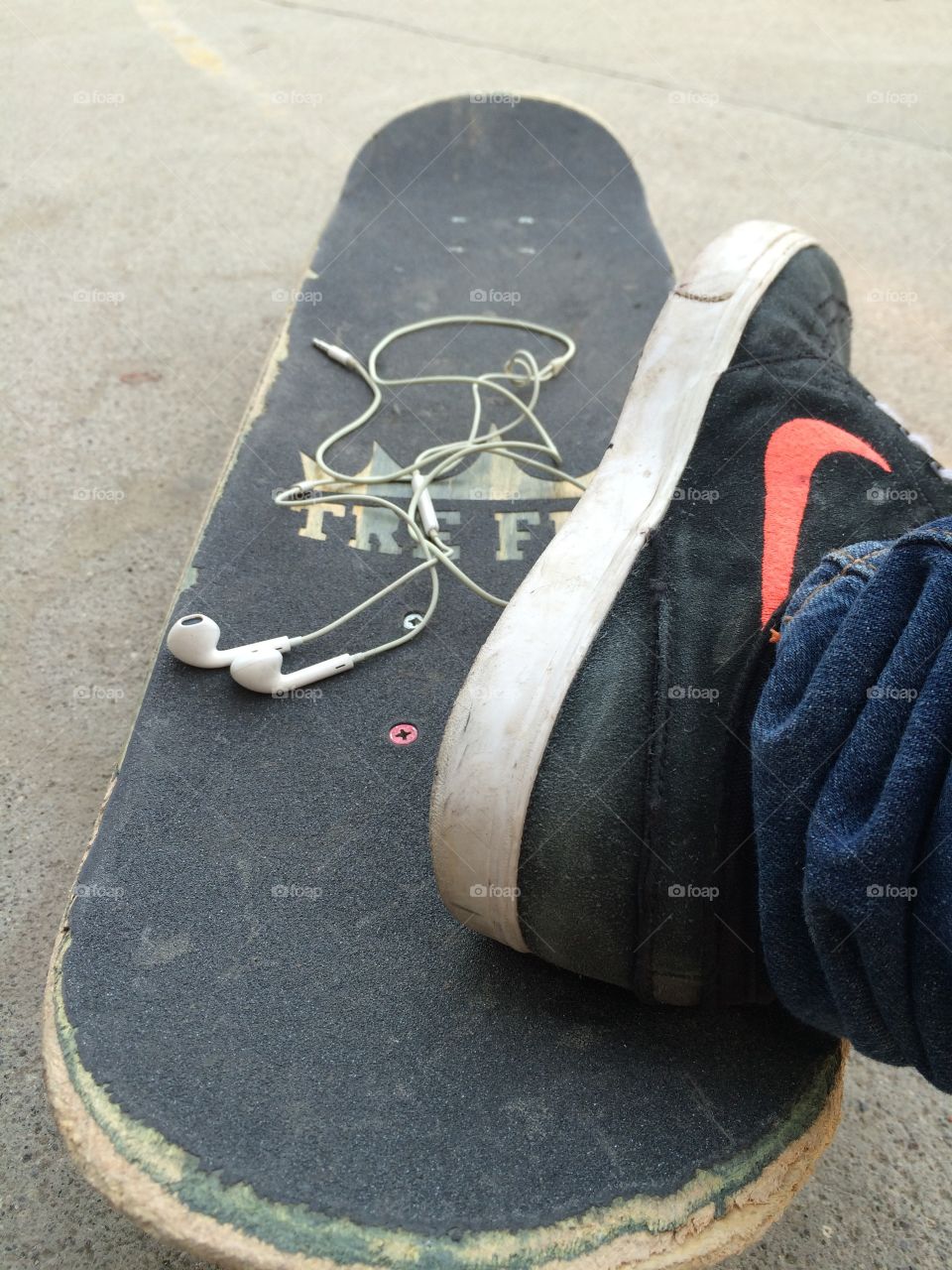 skate and music