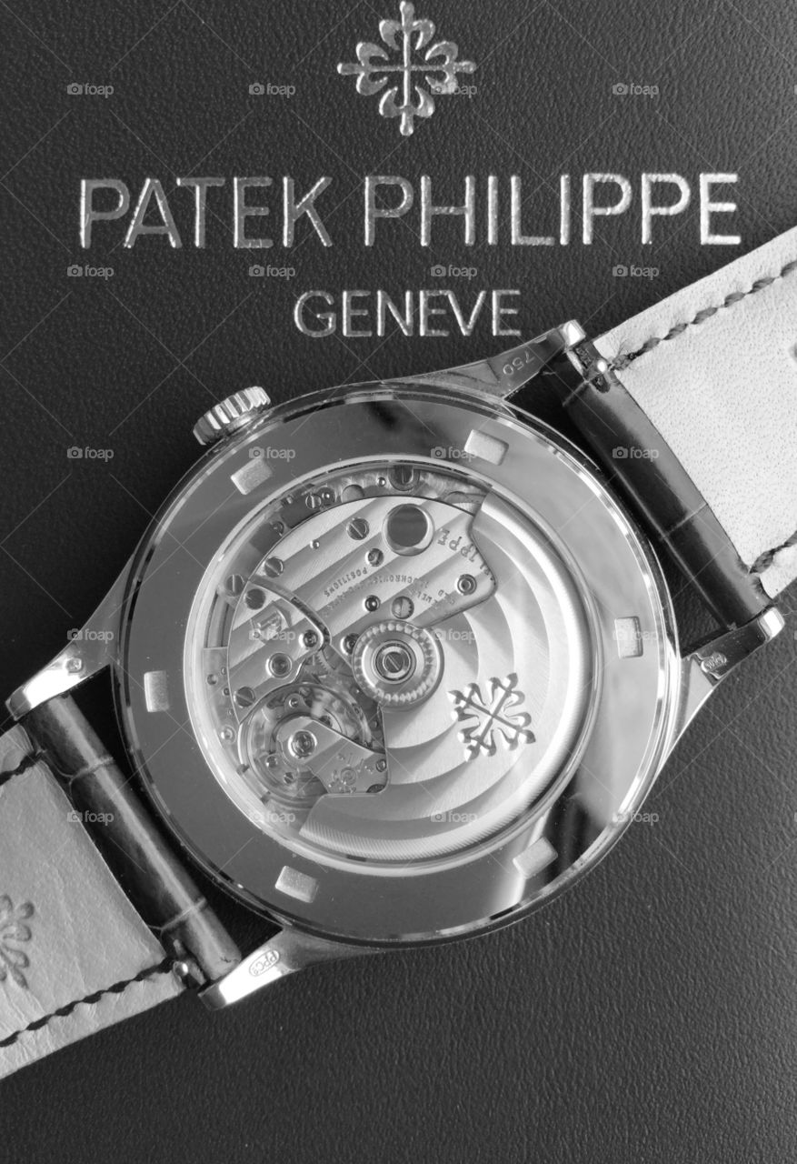 PATEK PHILIPPE CALTRAVA 5296R-010