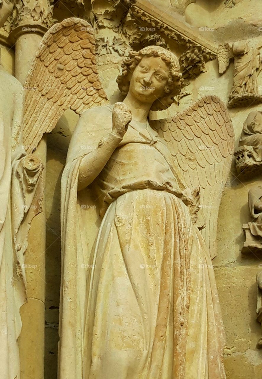 ange au sourire de Reims