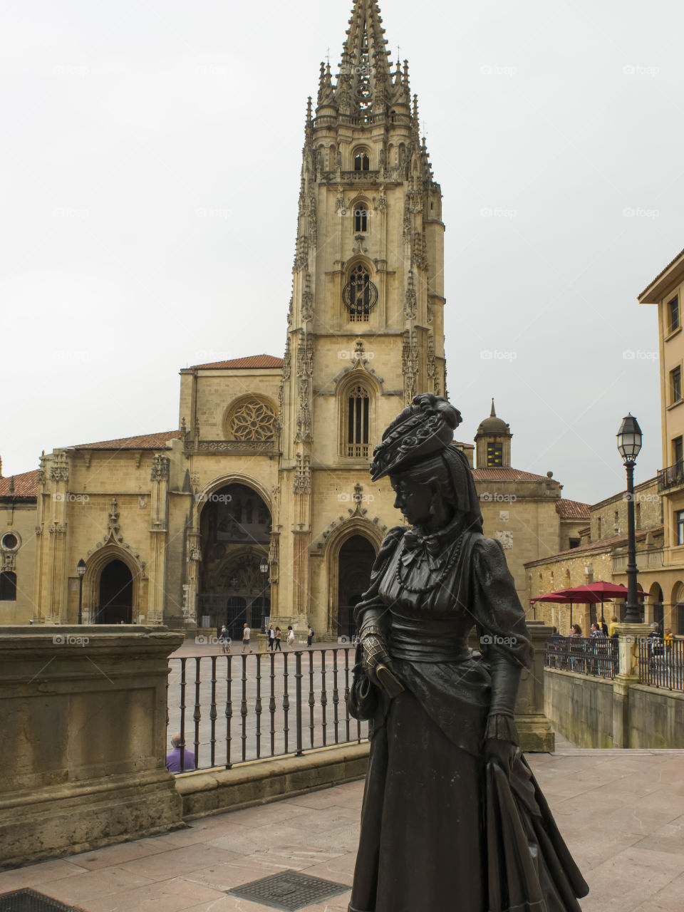 An statue of a famous character of spanish literature in front of Oviedo Cathedral.