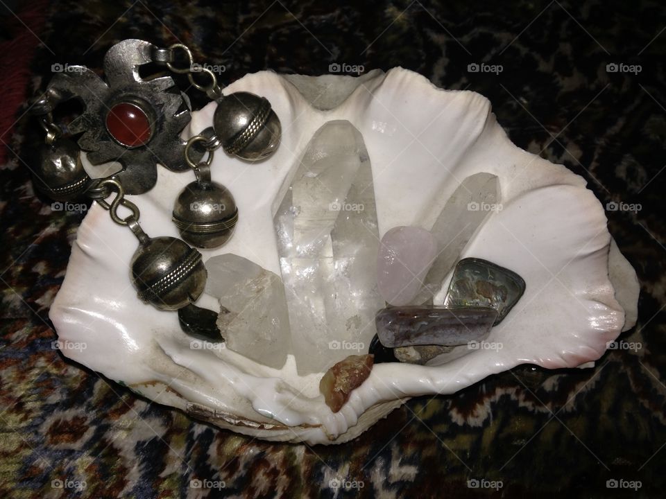 Crystal, love, healing, gipsy live for all.