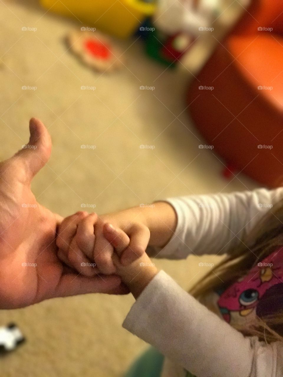 Playing with Hans daddy daughter hands