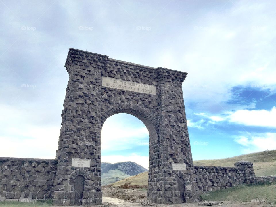 Yellowstone entry hate