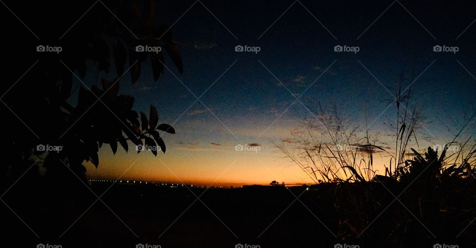 🌅Desperte, Jundiaí.
Pronto estamos para a labuta com esse belo cenário!
🍃
#sol #sun #sky #céu #photo #nature #morning #alvorada #natureza #horizonte #fotografia #pictureoftheday #paisagem #inspiração #amanhecer #mobgraphy #mobgrafia #Jundiaí