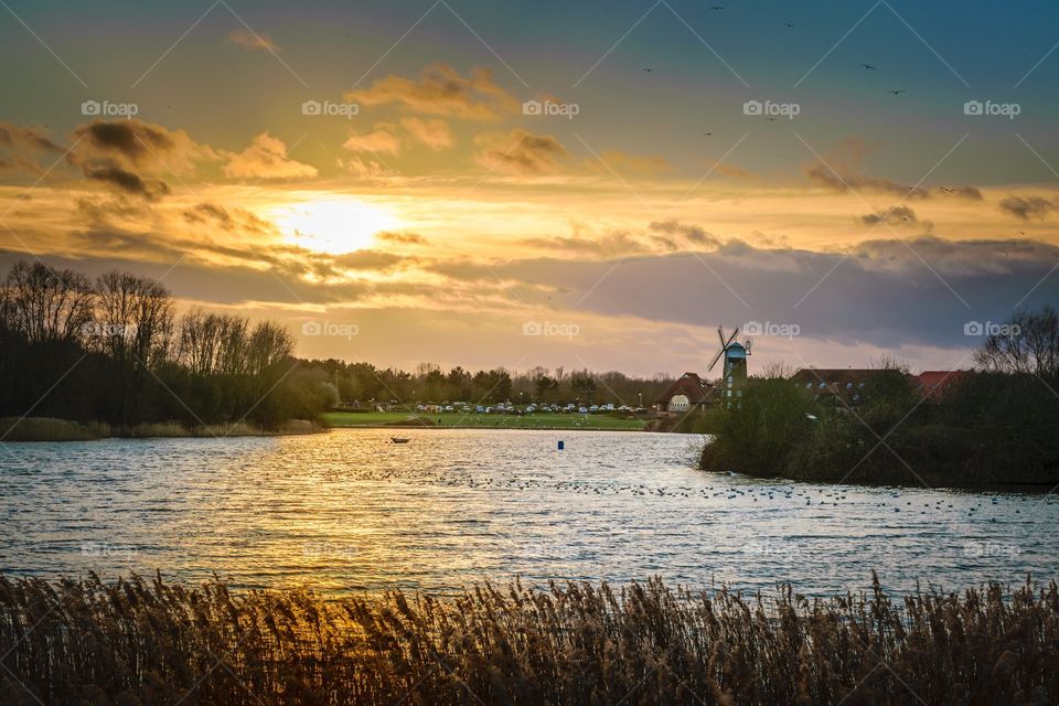 Sunset at Caldecotte lake