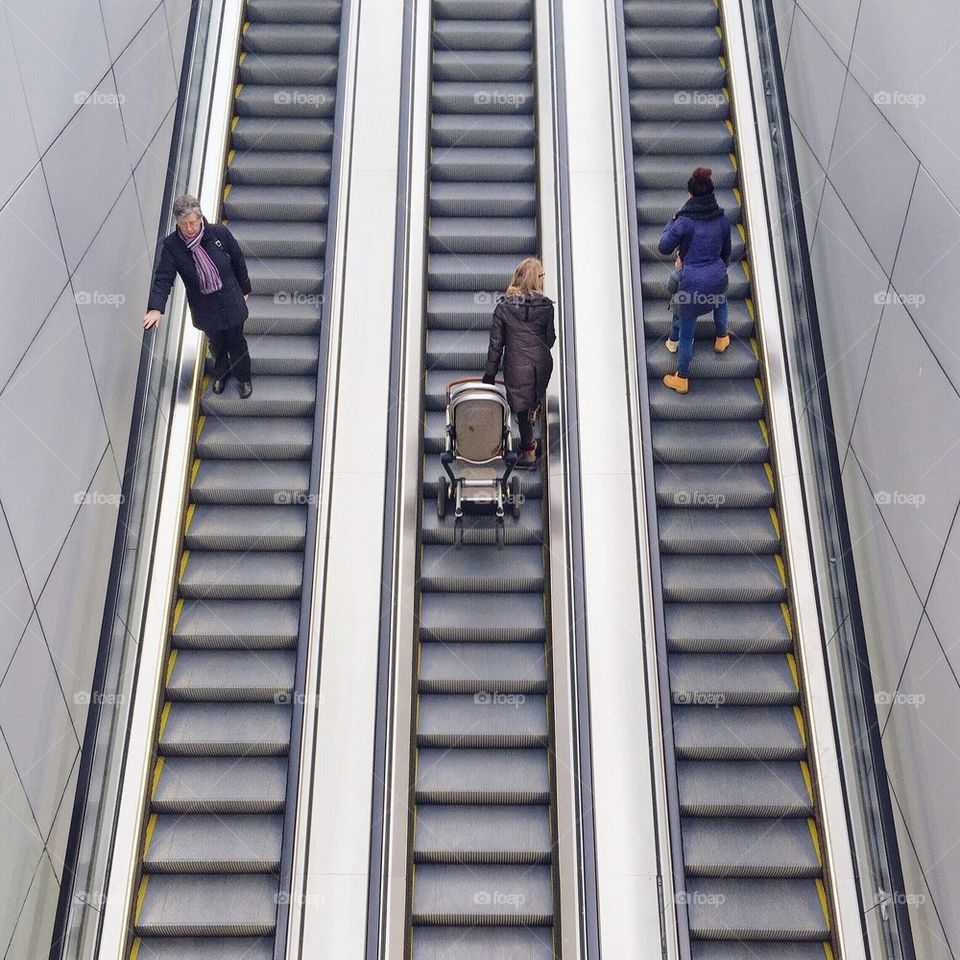 Escalator kid