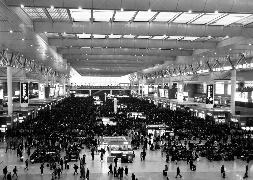 A busy day at Shanghai Hongqiao train station 