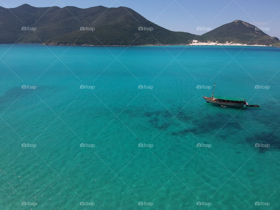 Paisagem aérea de Arraial do Cabo, no Rio de Janeiro, Brasil. Com um mar azul muito lindo!!