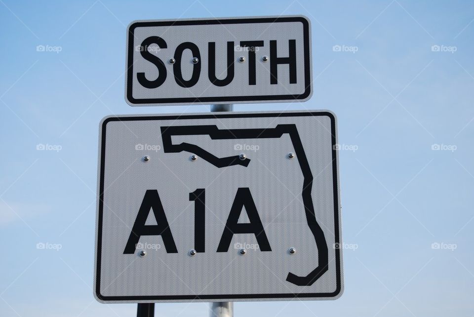 A 1 A South road sign