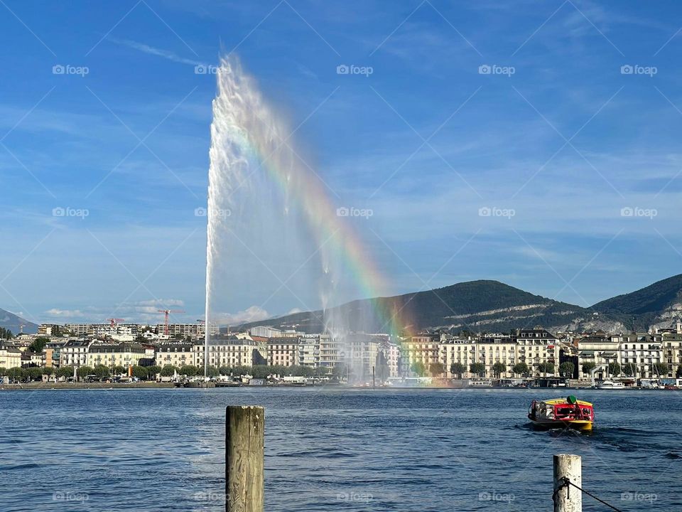 Fountain creating a rainbow 🌈