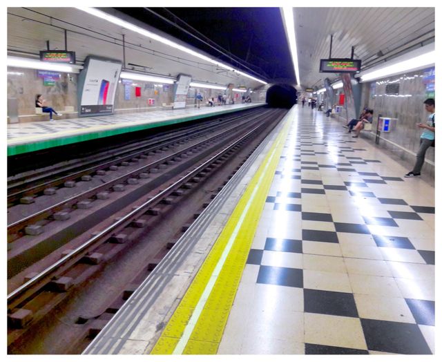 tube of Madrid