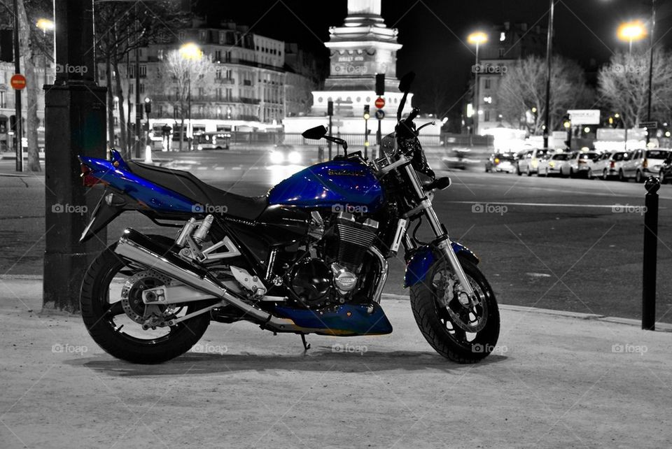 Suzuki GSX1400 place de la Bastille