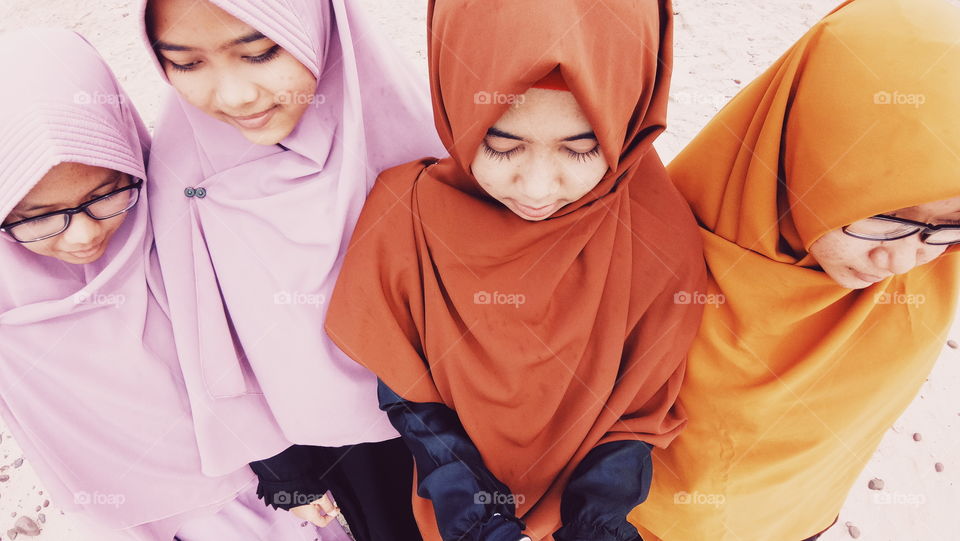3 hijabers