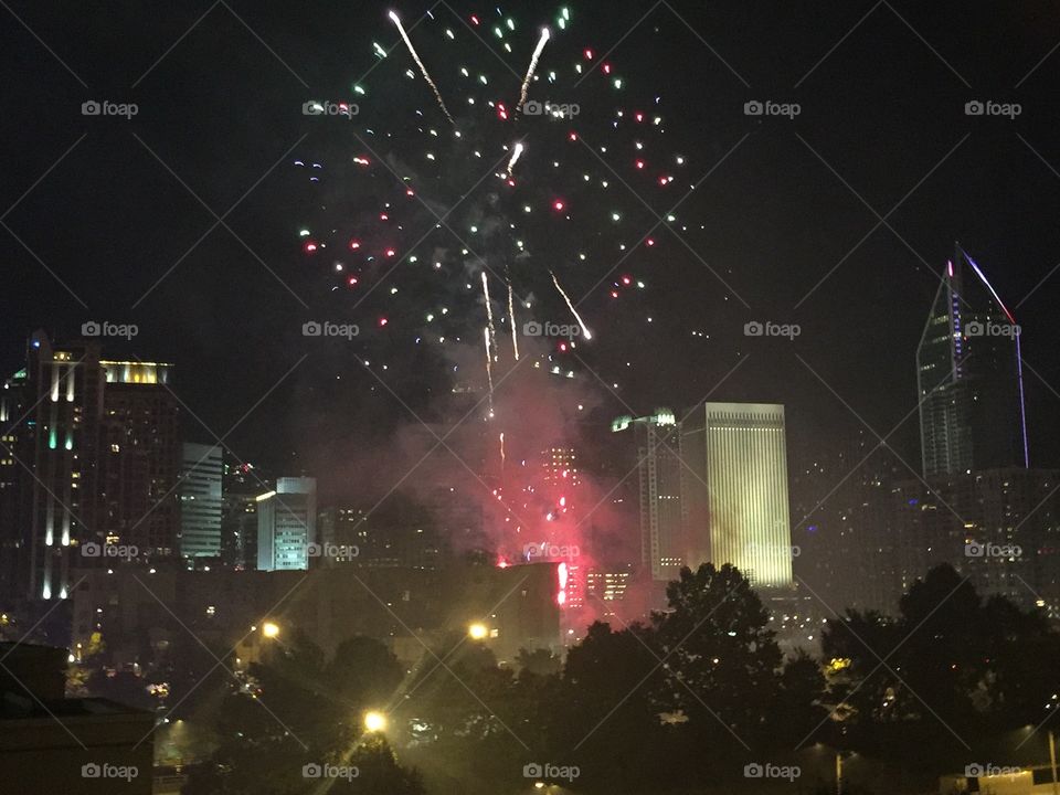 July 4, Fourth of July, Independence Day, extravaganza, lighting up the sky, light up the sky, fireworks, pyrotechnics, colorful light show, sky show, party holiday, celebration, American, USA, Declaration of Independence, Charlotte, NC, Queen city