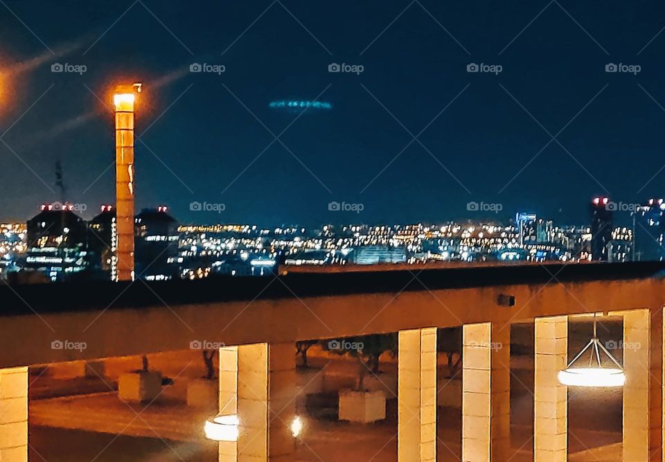 Reflection or... UFO? 🛸