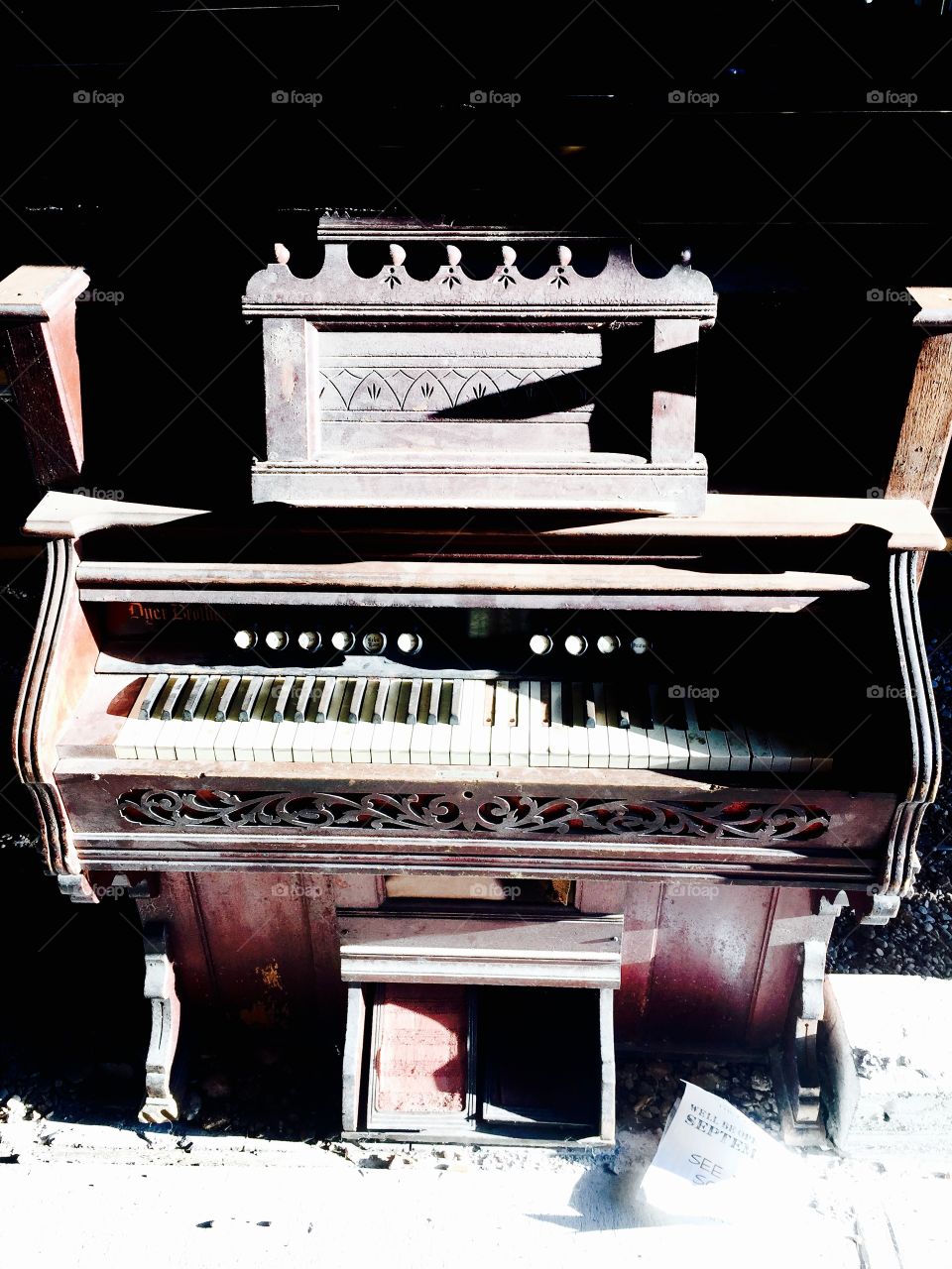 Old piano 