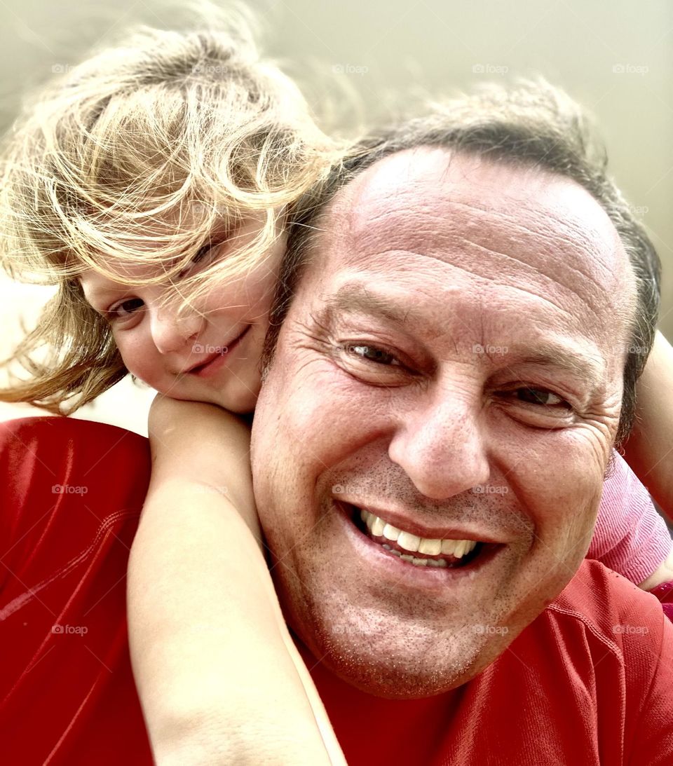 🇺🇸 My daughter Estela is my reason for living!  With your sweet smile, fatherhood is my meaning. / 🇧🇷 Minha filha Estela é a razão do meu viver! Com seu doce sorriso, a paternidade é o meu sentido.