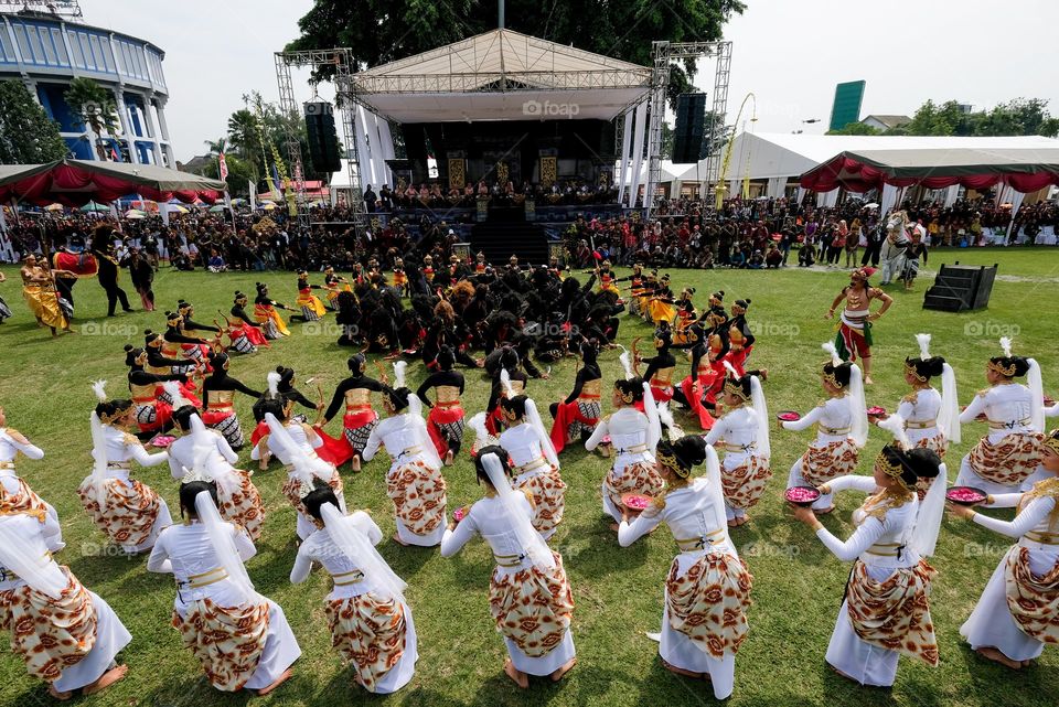 Babad Tanah Mantyasih dance is part of processing the Grebeg Gethuk at celebration of the 1113th anniversary Magelang city
