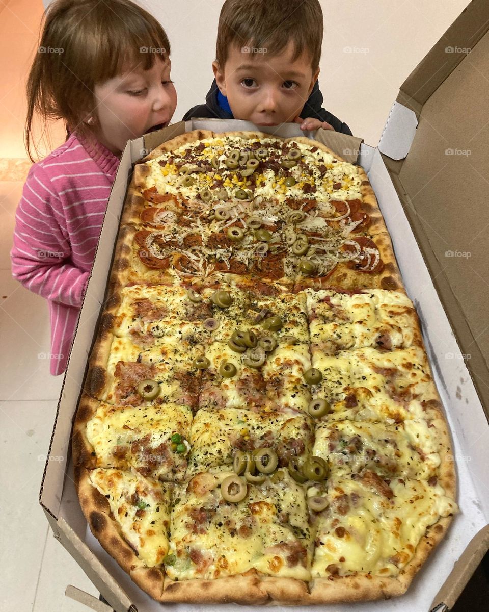 Que delícia de pizza! Muito sabor e cheiro bom. As crianças amaram…