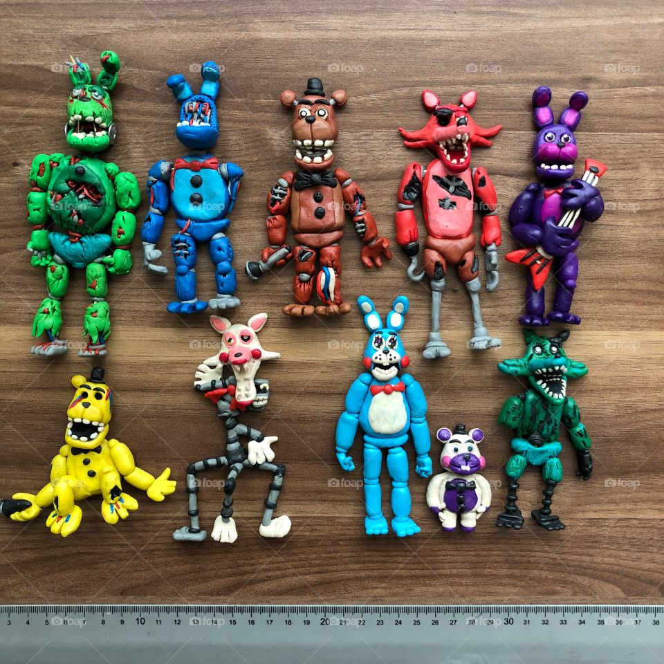 My son’s hobby is modeling clay of FNAF