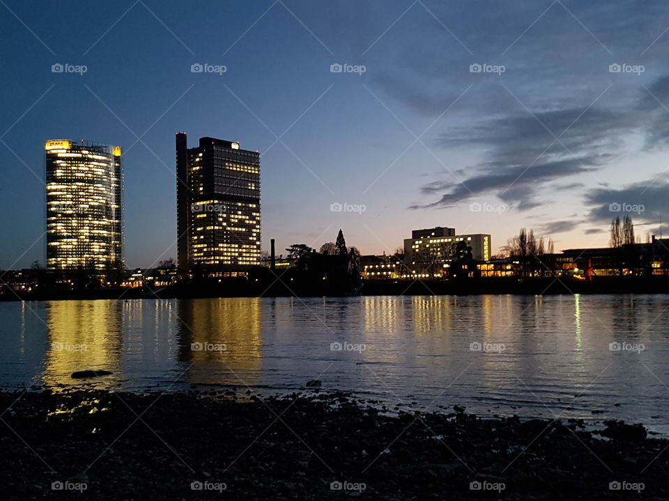 Post und Telekom am Rhein Spiegelung im Rheim
