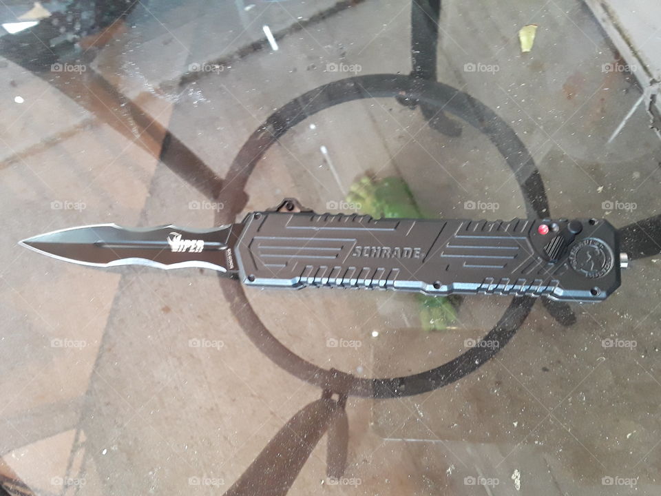 schrade viper deployed