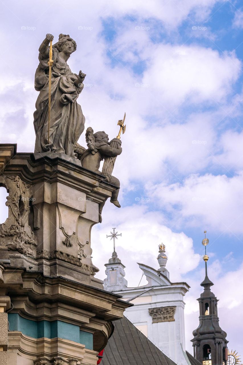 figures on the university building