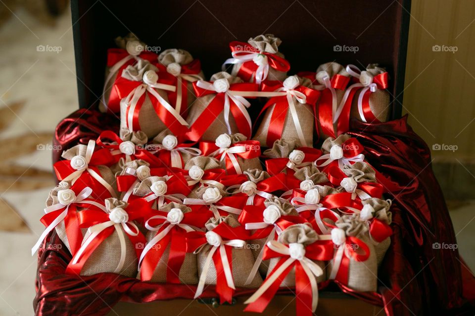 bags with sugared almonds for a wedding