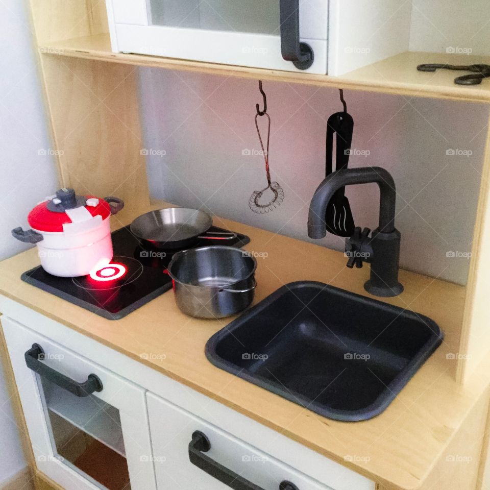 toy kitchen 