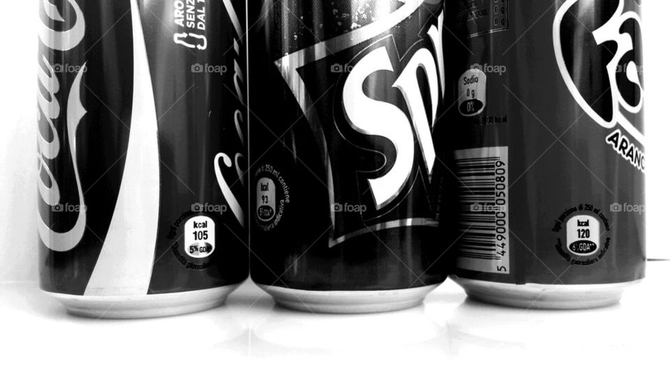 tin, black and white, drink, drink, logo, colors, advertising, modern,