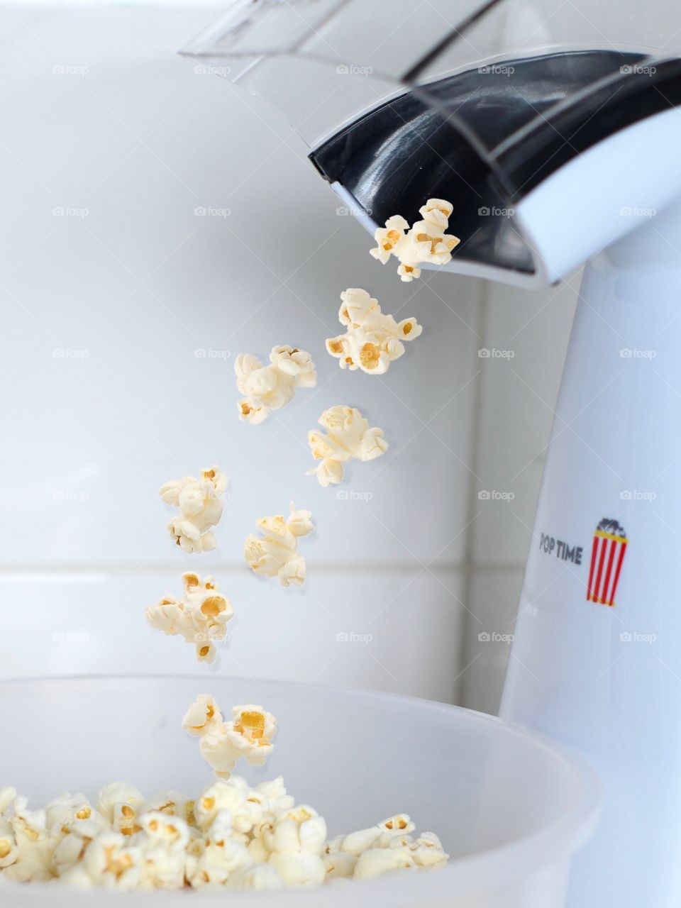 Electric popcorn maker