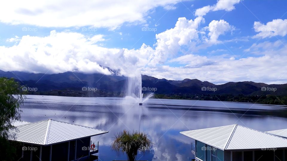 Fountain un the lake