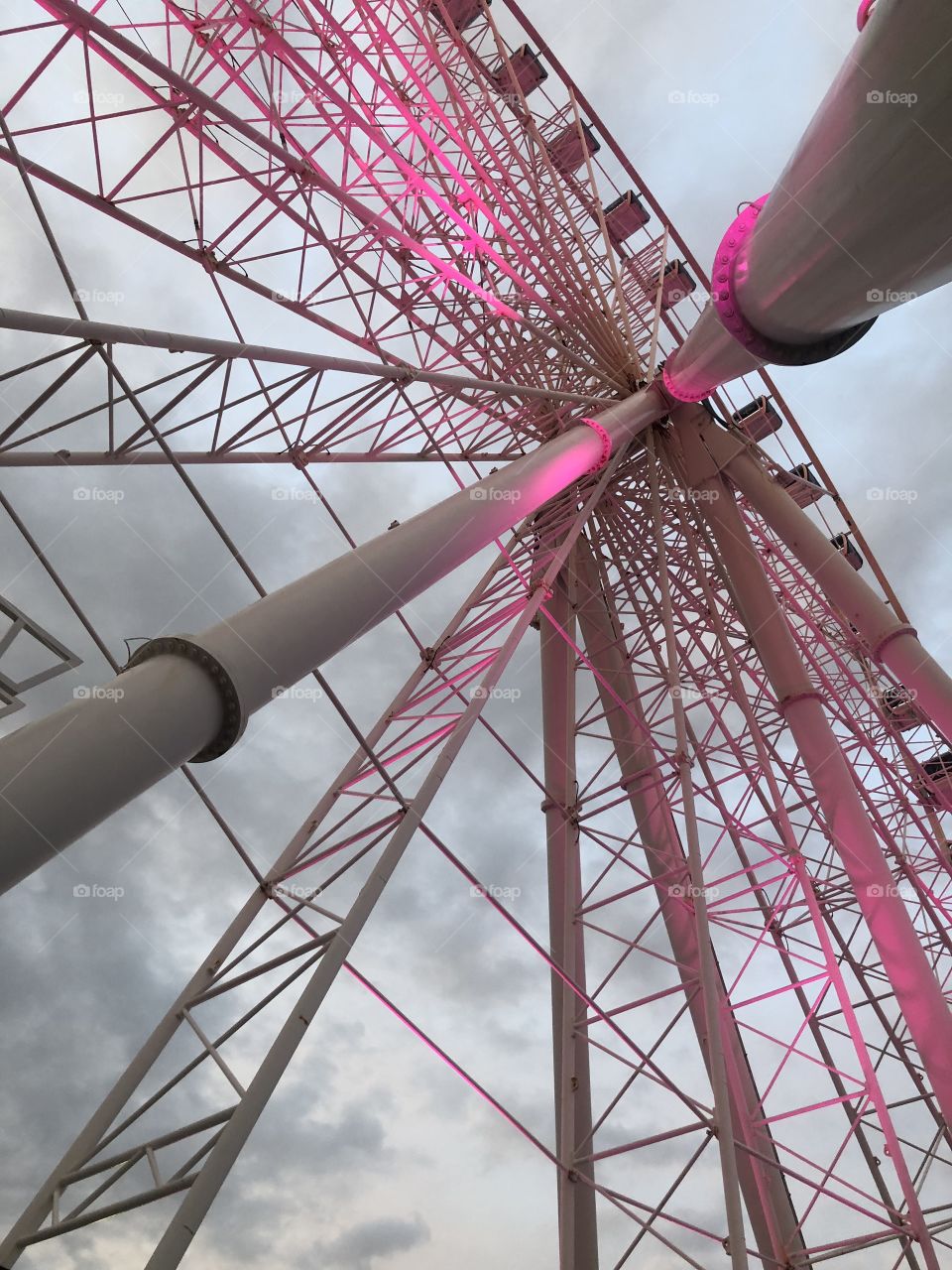 Skywheel view looking up