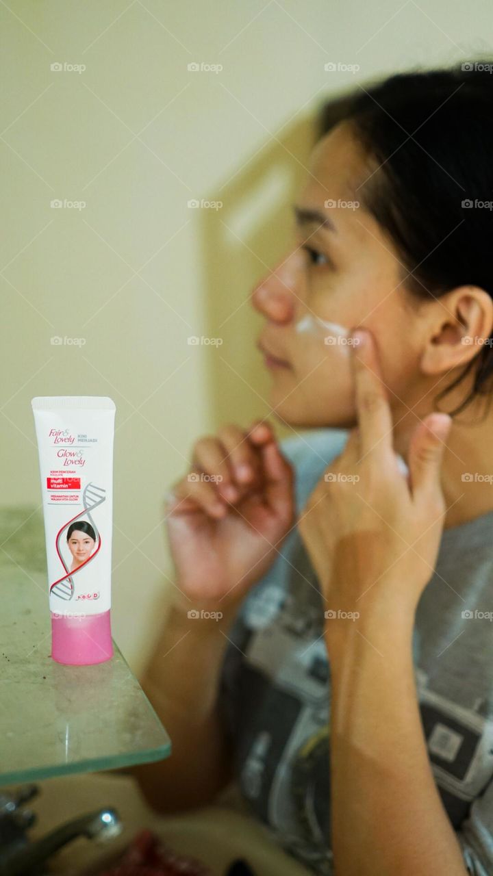 Fair and lovelly makes my face glow and pretty