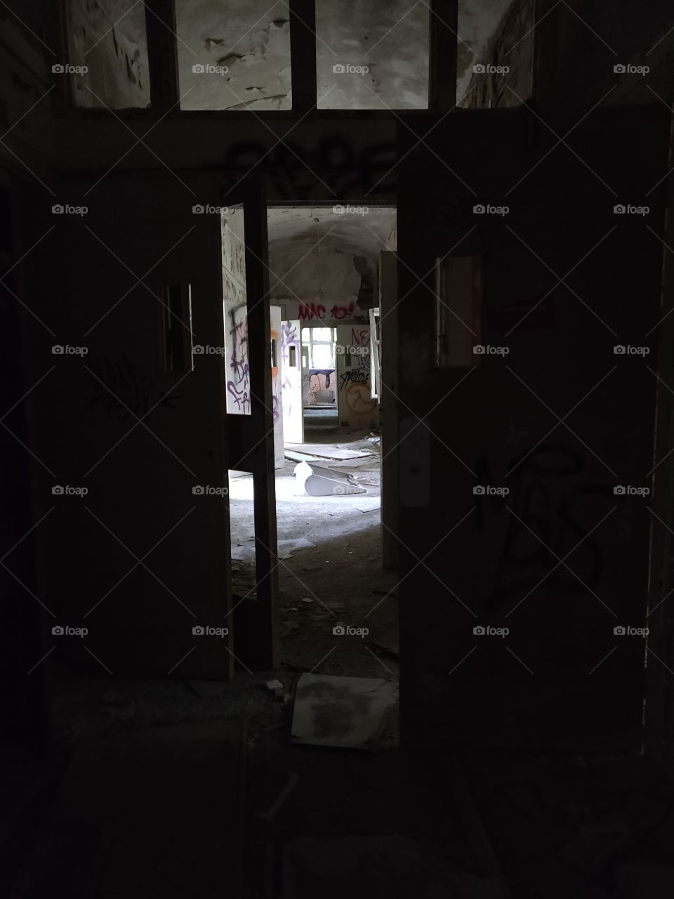 A picture of the abounded mental hospital located in Säter, Sweden.. This dark and mildly scary photo show us a small glimpse of the harsh past for the people that had lived there. Abounded in 1970 but yet still stands almost 50 years later..