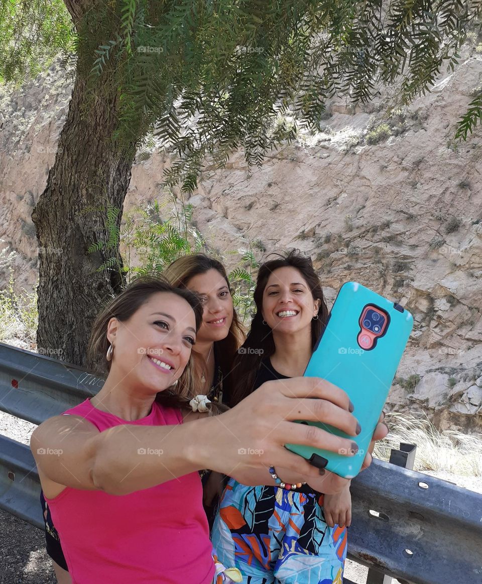 una selfie las tres