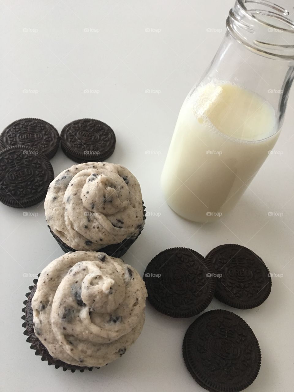 Cupcakes and Milk