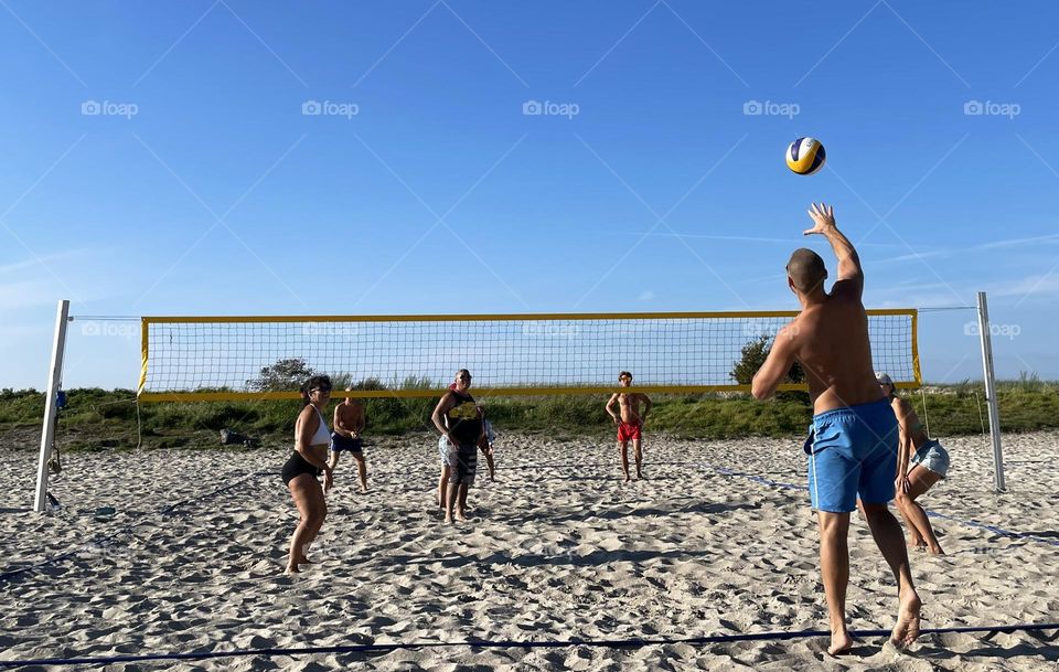 Beachvolleyboll with friends