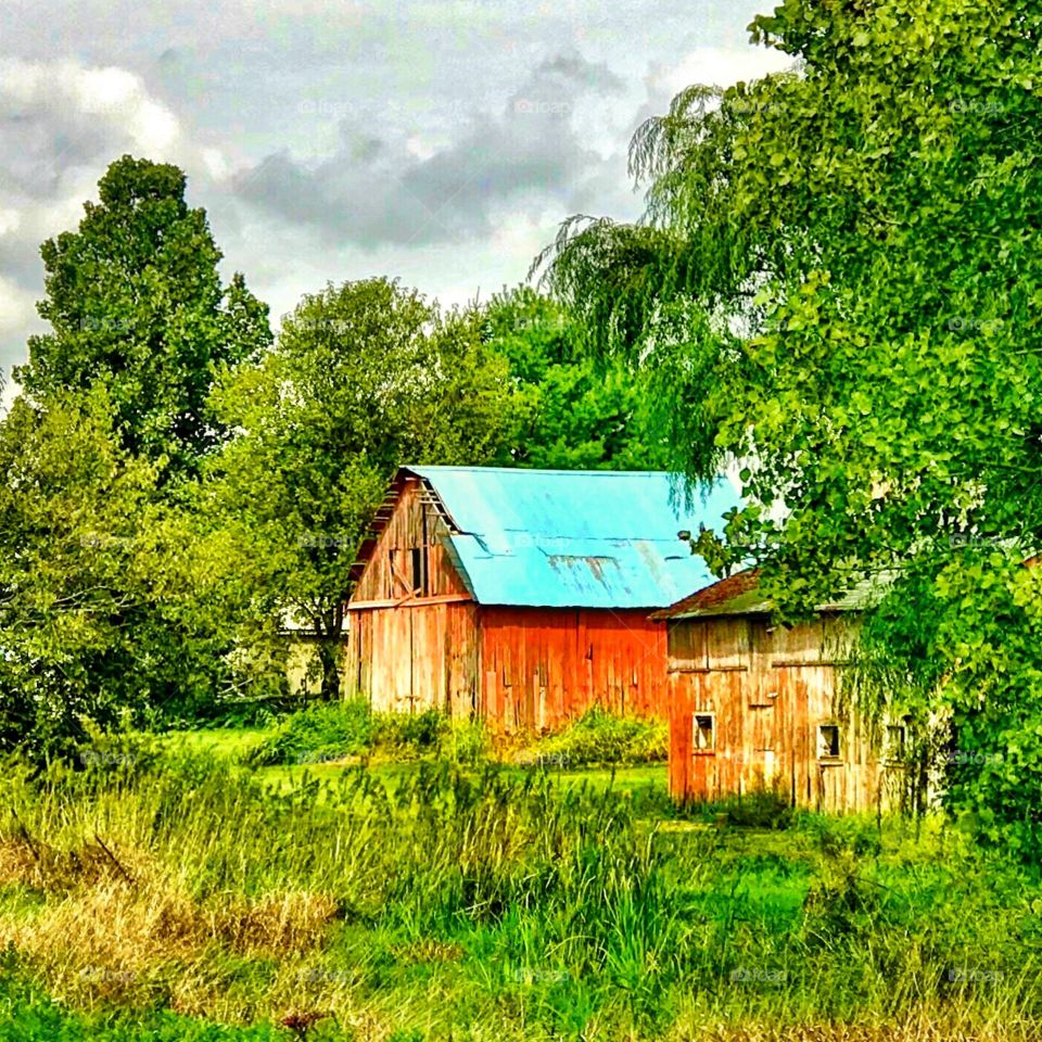 Small Indiana red barn 