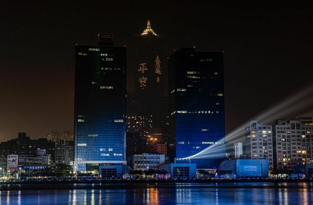 The scenery at night in the No. 2 Art Zone