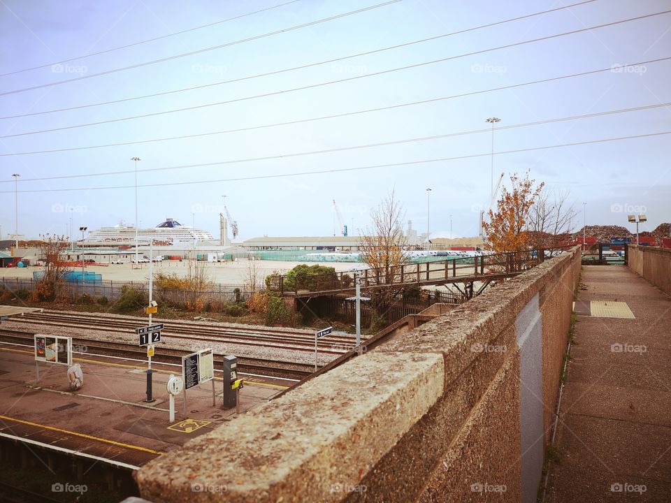 09-11-18 Daily Pics Southampton Docks