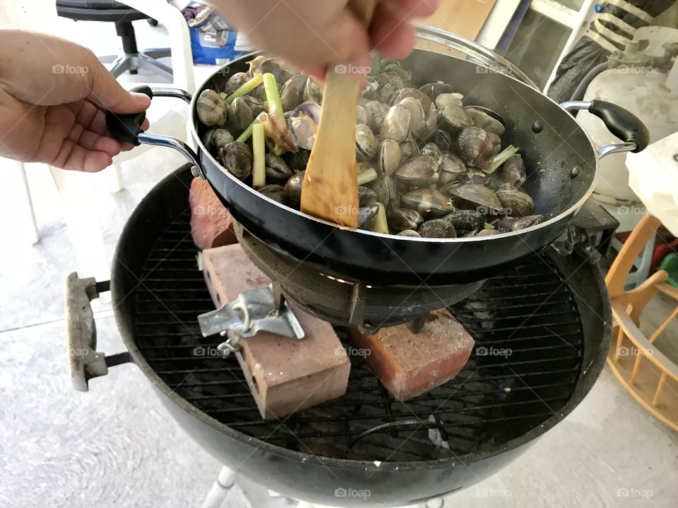 Backyard Cooking clams