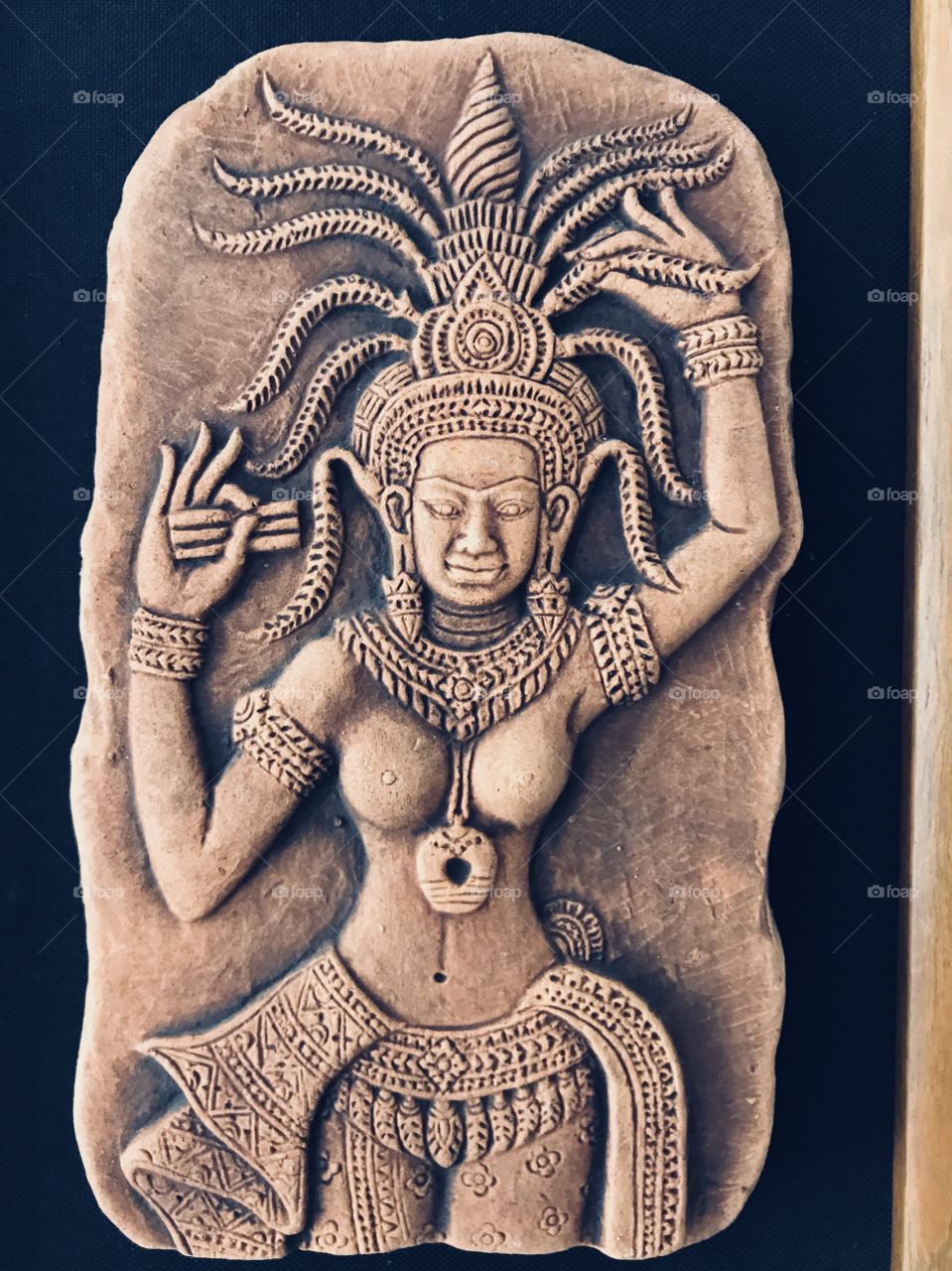 The dancing angle in Cambodian art