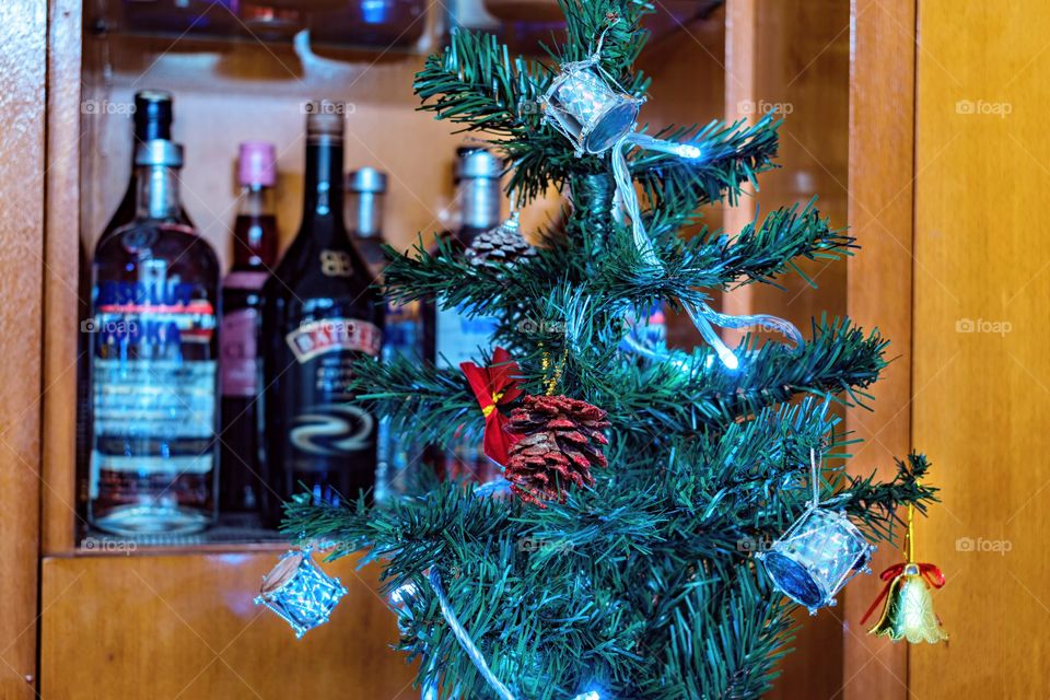 Christmas celebration cannot do without liquor