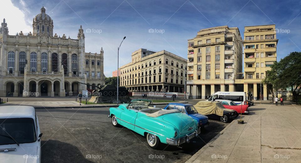 1950s Chevy in front of the Museum of the Revolution (Museo de la Revolutión) in Avenida Bélgica, La Habana, Cuba