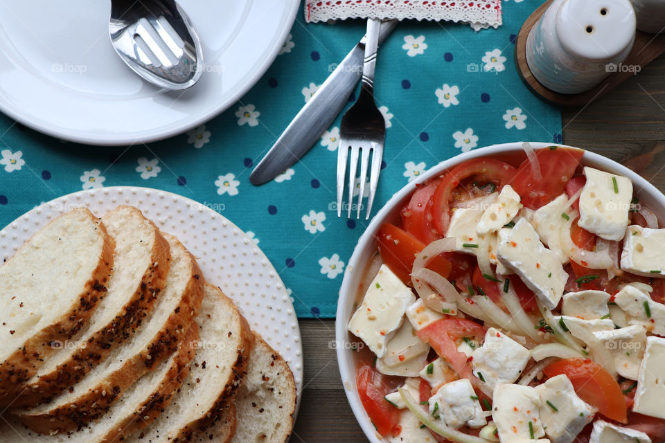 Tomatoe Cheese Salad and Herb Bread